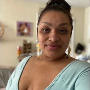 Meet your Posher, Liz